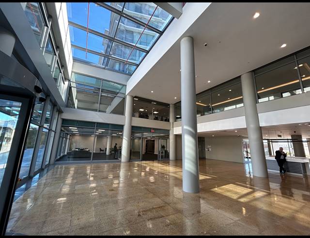 114M² BUILDING TO LET IN FORESHORE
